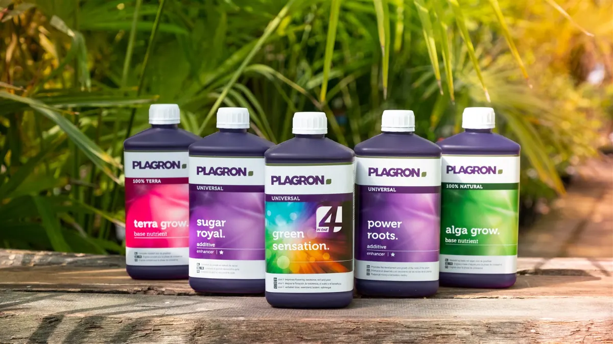 Plagron Terra Grow, Sugar Royal, Green Sensation, Power Roots og Alga Grow på rad